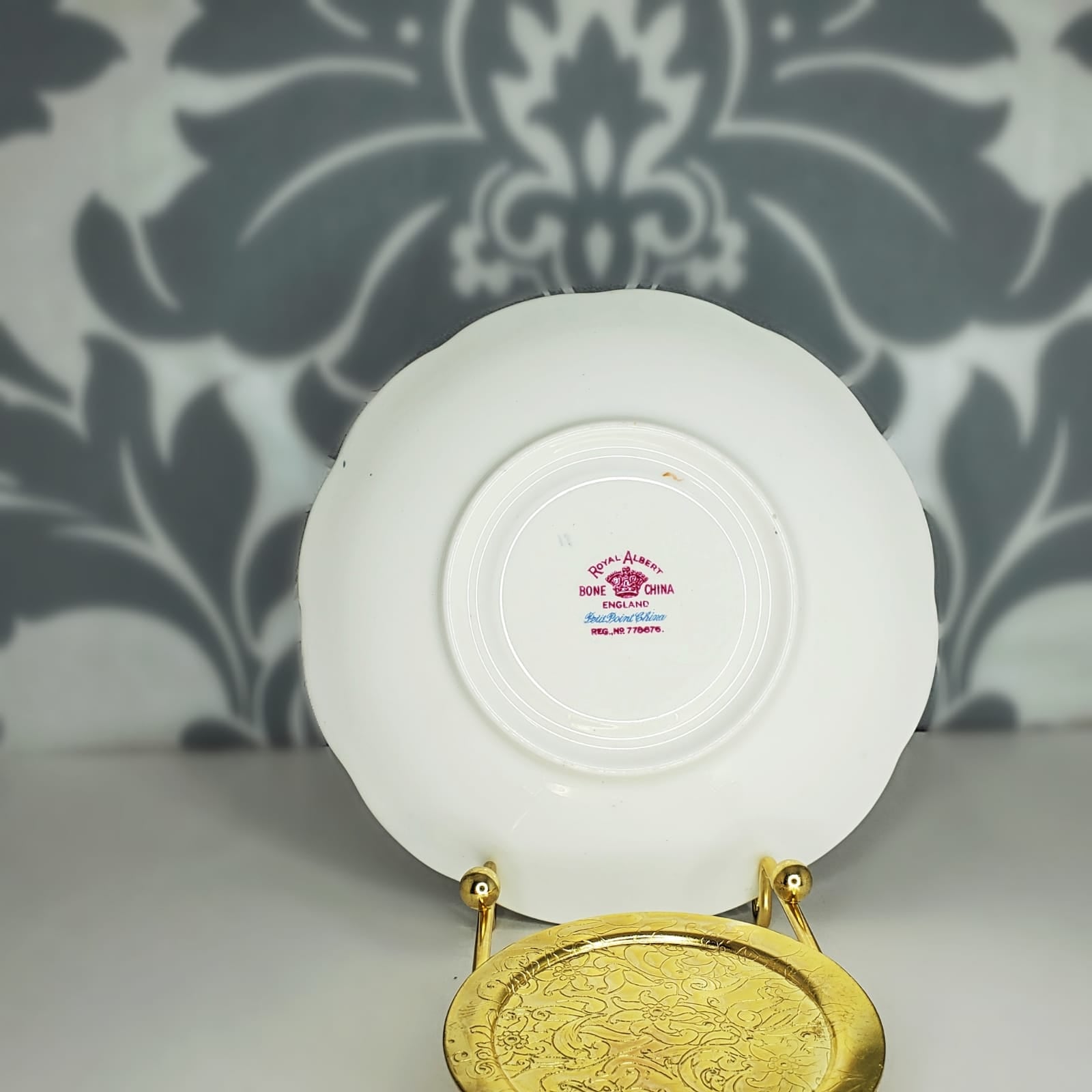PETIT POINT - Royal Albert Bone China