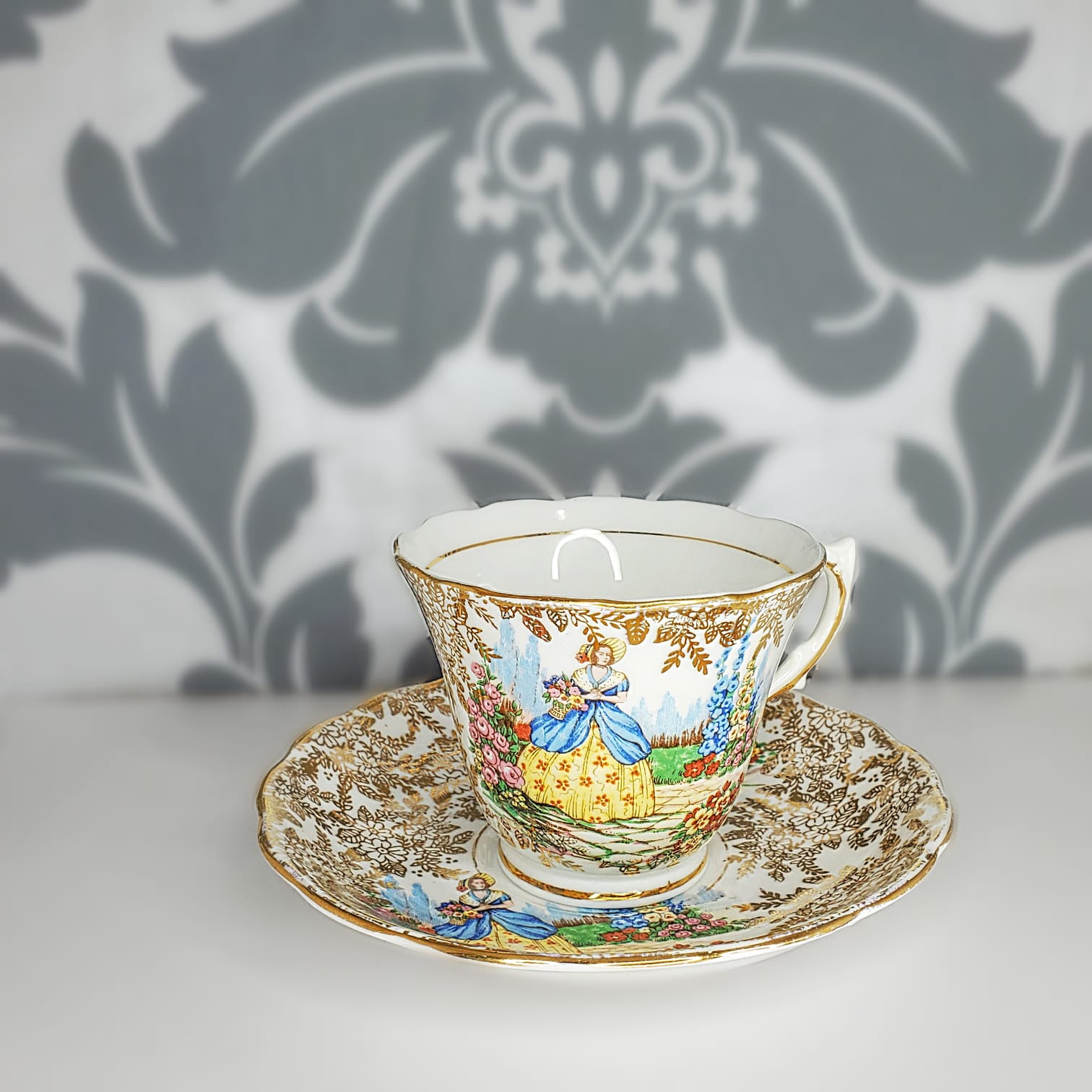 CRINOLINE LADY - Colclough Bone China