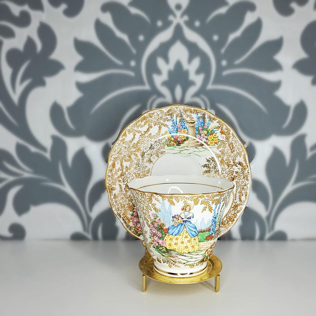 CRINOLINE LADY - Colclough Bone China